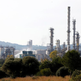 Imagen del polígono y alrededores donde se ubica IQOXE, la empresa química que ayer sufrió una explosión en su complejo industrial de La Canonja (Tarragona) | EFE