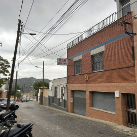 L'únic bar a la zona vella de Torre Baró, tancat fa un parell d'anys aproximadament.