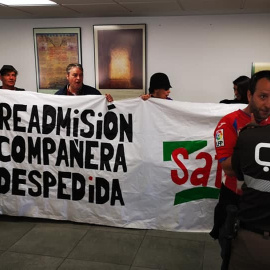 13/09/2024 Protesta por el despido de una trabajadora de la limpieza, por la que han sido denunciados los tres sindicalistas. Foto de archivo.