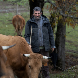 El actor Luis Zahera, en una secuencia de la película 'As bestas'.