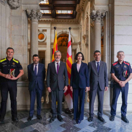 Fotografia oficialitzant l'acord entre Generalitat i Ajuntament