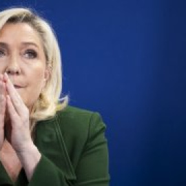 Xenofobia y neoliberalismo económico: Le Pen copia a Meloni para acercarse al poder