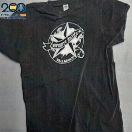 19709/2024 Imagen de una de las camisetas que portaban los agredidos.