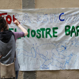 Carteles realizados por los vecinos y vecinas de Lancaster. / Foto cedida por Madres L24