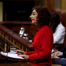 La ministra de Hacienda y portavoz del Ejecutivo, María Jesús Montero, interviene en el Pleno del Congreso que debate este miércoles el proyecto de ley de presupuestos generales del Estado para 2021 que defiende la ministra de Hacienda, María Jesús M