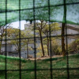 Este es el edificio donde Ayuso pretende abrir el centro de menores La Cantueña, alejado de la ciudad.