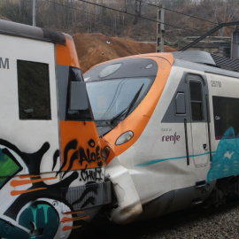 Dos trenes colisionan en Montcada i Reixac (Barcelona)