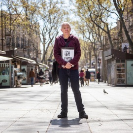 L'historiador Andy Durgan a les Rambles de Barcelona.