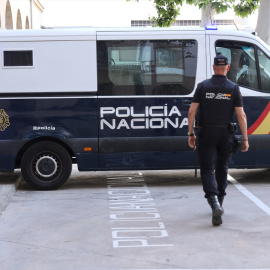 Imagen de archivo de un camión de la Policía Nacional.