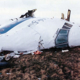 Restos del vuelo Pan Am en suelo escocés, en la localidad de Lockerbie.