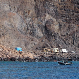 Efectivos del dispositivo de emergencia estudian la seguridad del terreno en Argaga (La Gomera). - EFE