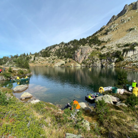 Preparació de la prova pilot del projecte Life Resque Alpyr duta a terme al llac de Manhèra, al circ de Colomèrs