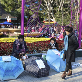 Parque del Pueblo (Shanghái) donde se celebra uno de los mercados de matrimonios más populares de China @ EFE