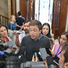 Errejón con periodistas en el Congreso