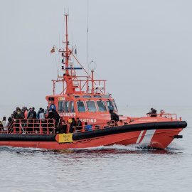 Salvamento Marítimo rescata este sábado a personas migrantes en las costas de Canarias. - EFE