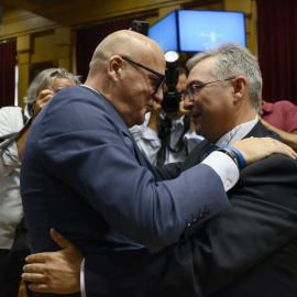 6/5/24 El expresidente de la Diputación de Ourense, José Manuel Baltar, y su sucesor, :Luis Menor, en el pleno en el que éste tomó posesión el pasado 17 de julio