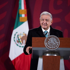 El presidente de México, Andrés Manuel López Obrador, declara ante los medios en una imagen tomada el 16 de diciembre de 2022