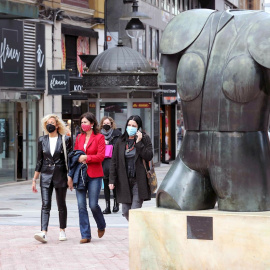 Vista de una calle del centro de Oviedo hoy Lunes.