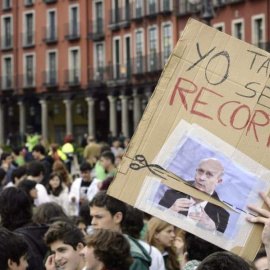 Imagen de archivo de una manifestación en contra de la Ley Orgánica de Mejora de la Calidad Educativa (LOMCE) celebrada en Valladolid. EFE