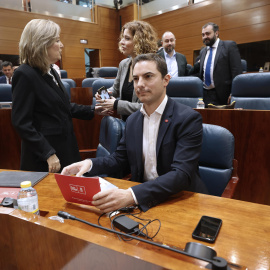 El secretario general del PSOE en Madrid, Juan Lobato, fotografiado durante el pleno de la Asamblea de Madrid este jueves