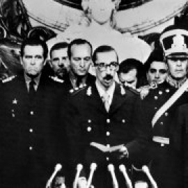 45 años de la dictadura argentina: Juan Carlos I ordenó que España fuese el primer país en reconocer el régimen de Videla