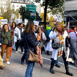 Protesta de los médicos de familia y pediatras en huelga frente a la Consejería de Sanidad de Madrid