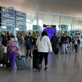 Àrea de sortides a la Terminal 1 de l'aeroport del Prat