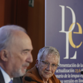 El director de la RAE, Santiago Muñoz Machado, y la directora de la 24.ª edición del Diccionario de la Lengua Española, Paz Battaner, este martes en Madrid.