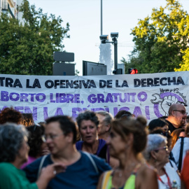 Decenas de personas marchan en la manifestación por el Día de Acción Global por la despenalización del aborto, a 28 de septiembre de 2023, en Madrid (España). Imagen de archivo.