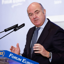 El vicepresidente del Banco Central Europeo, Luis de Guindos, durante su intervención en un desayuno informativo de la tribuna Fórum Europa, en Madrid. EFE/ Chema Moya