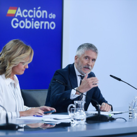 Fernando Grande-Marlaska y Pilar Alegría, durante la rueda de prensa ofrecida en Moncloa este martes tras el Consejo de Ministros.