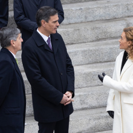 El presidente del Tribunal Constitucional, Pedro González-Trevijano; el presidente del Gobierno, Pedro Sánchez y la presidenta del Congreso, Meritxell Batet