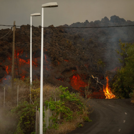 21/09/2021 Lava por una carretera