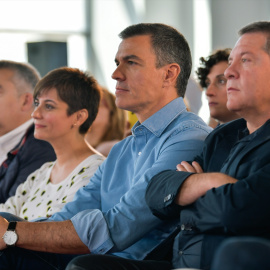 Pedro Sánchez junto a Emiliano García Page, durante un acto electoral en Puertollano (Ciudad Real), el pasado año.