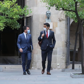 El president Aragonès i el vicepresident Puigneró anant al Consell Executiu d'aquest dimarts, 21 de setembre.