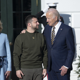 El presidente de Ucrania, Volodimir Zelenski, y el presidente de Estados Unidos, Joe Biden, junto con su esposa Jill Biden