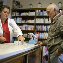 El repago farmacéutico dispara la cifra de pacientes que renuncia a los tratamientos prescritos. EFE/Archivo