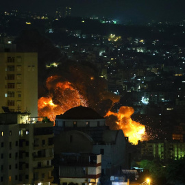 Suburbios de Beirut viven su noche "más violenta" con 30 bombardeos, según agencia estatal