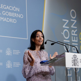 La delegada del Gobierno en la Comunidad de Madrid, María de las Mercedes González durante una rueda de prensa.