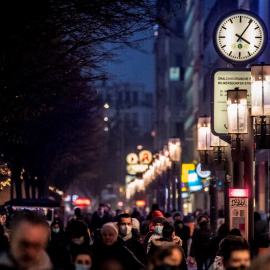 10/12/2020.-  Vista de ciudadanos alemanes en Berlín.