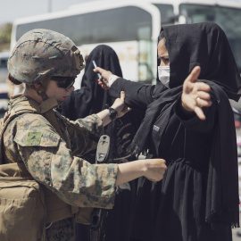 Evacuación en el aeropuerto de Kabul