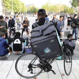 Trabajadores de Deliveroo se concentran en Francia. Archivo/AFP/JACQUES DEMARTHON