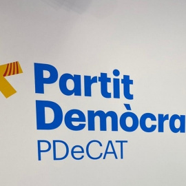 El logo de PDeCAT en la sede del partido.