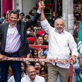 El expresidente de Brasil Luiz Inácio Lula da Silva y el candidato a gobernador de Sao Paulo, Fernando Haddad.