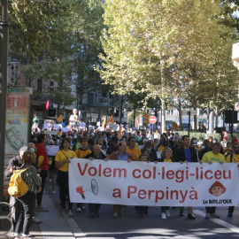 Pla general de la manifestació en favor de la Bressola el dissabte 23 d'octubre de 2021 a Perpinyà.