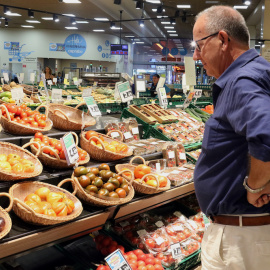 2022 - Interior d'un supermercat