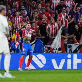 Ángel Correa, delantero del Atlético de Madrid, celebra un gol durante el partido frente al Real Madrid en el estadio Civitas Metropolitano, a 29 de septiembre de 2024.