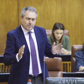 El secretario general del PSOE de Andalucía y Portavoz del Grupo Parlamentario Socialista, Juan Espadas, durante el turno de preguntas.