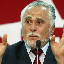 El presidente del Partido de los Trabajadores (PT), José Genoino, habla durante una rueda de prensa en Sao Paulo a 4 de octubre de 2022