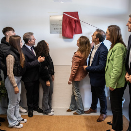 Imagen de la inauguración del IESO Almudena Grandes en Ugena (Toledo) con la participación del presidente de Castilla-La Mancha Emiliano García Page